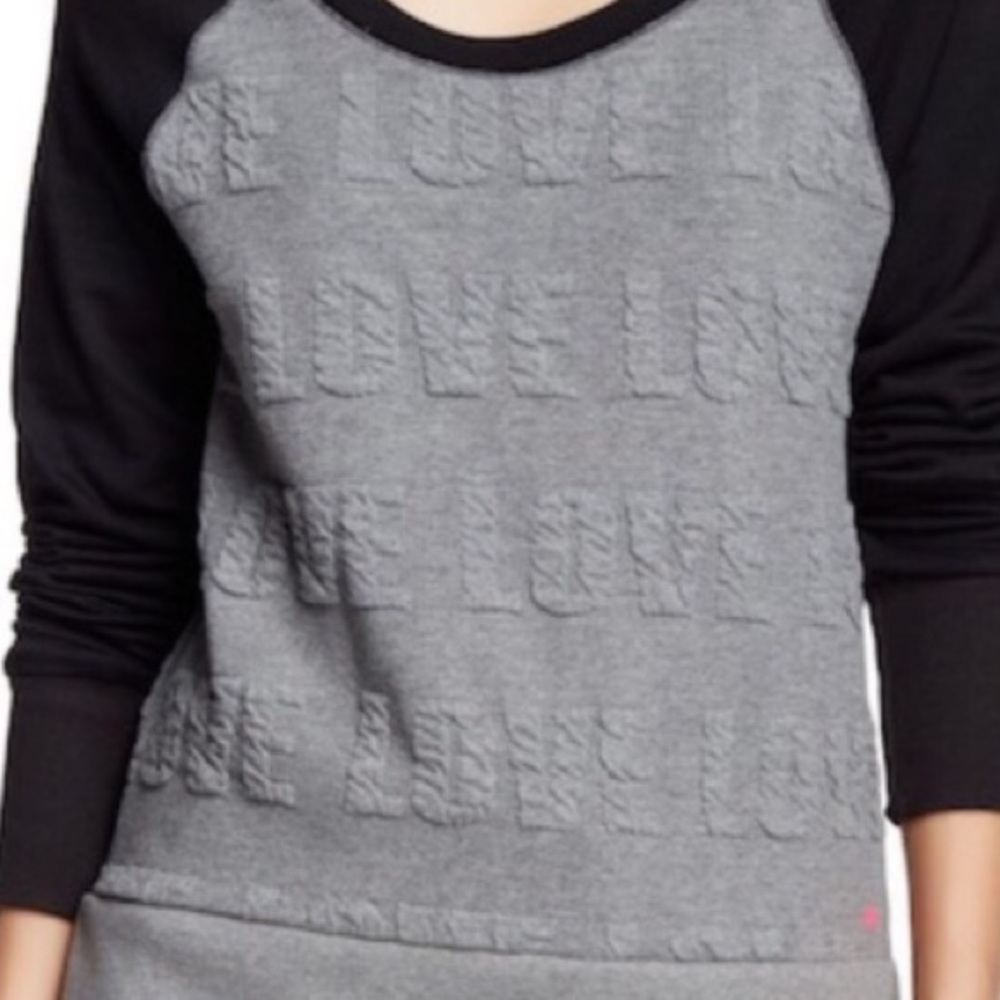 Love 3D LOVE Sweater - NWT - Yoga - Picture 2 of 3